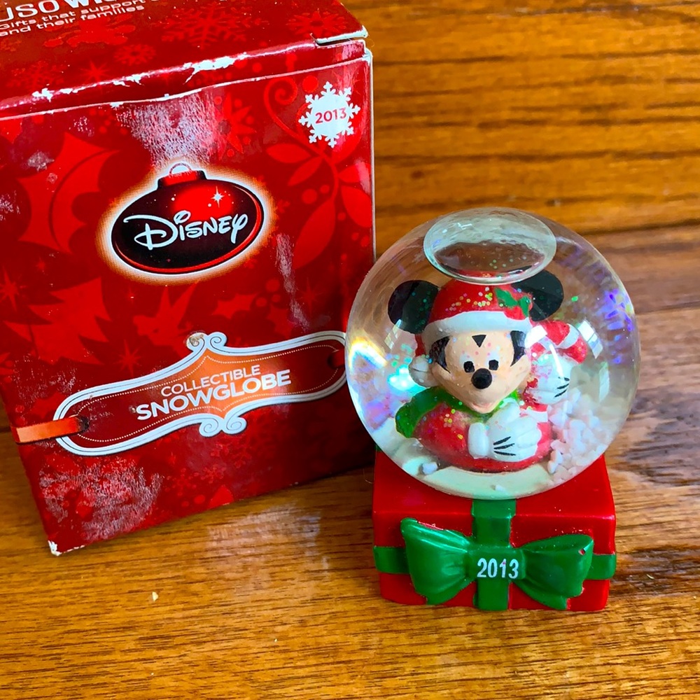 Disney 2013 mini snow globe